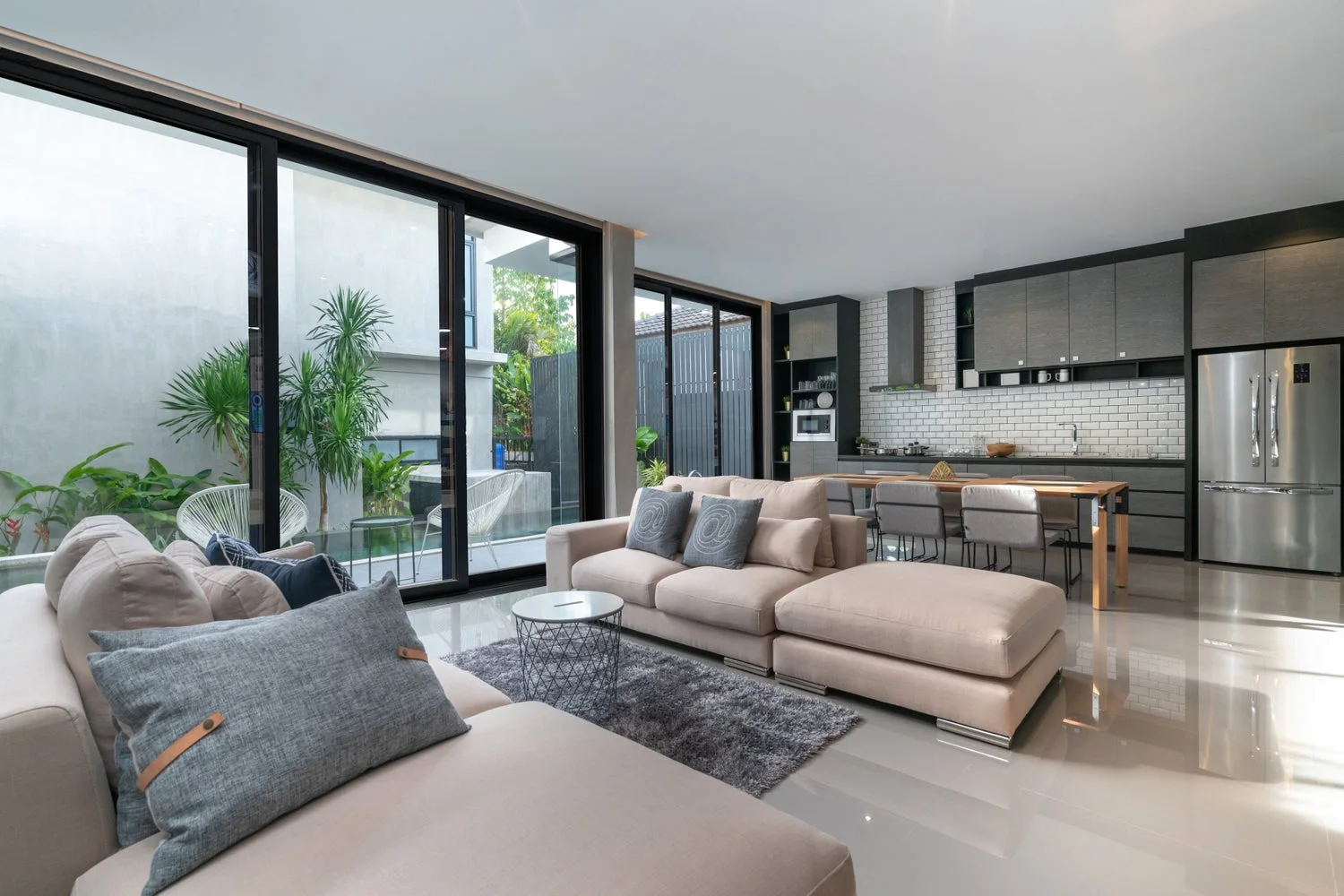 Multi-Slide, Private Residence