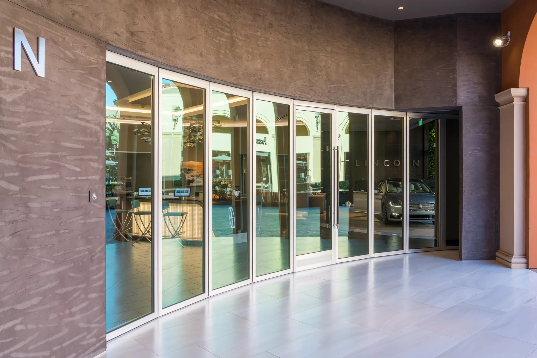 Horizontal Sliding Wall, Lincoln Experience Center